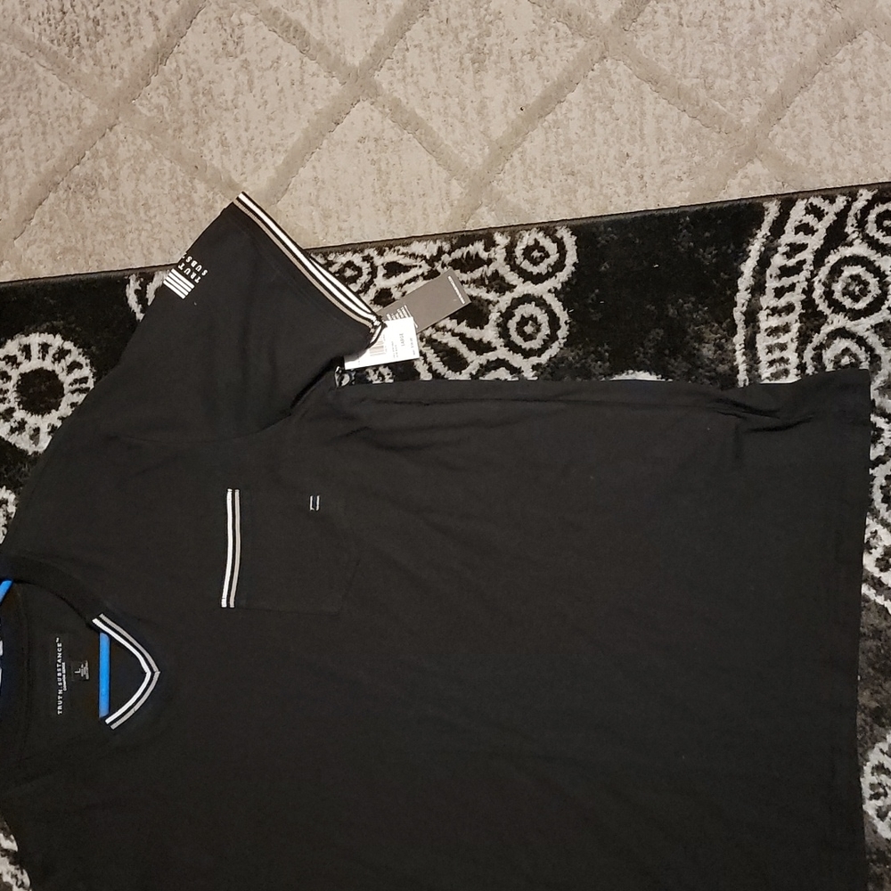 T-Shirt - Picture 2 of 5
